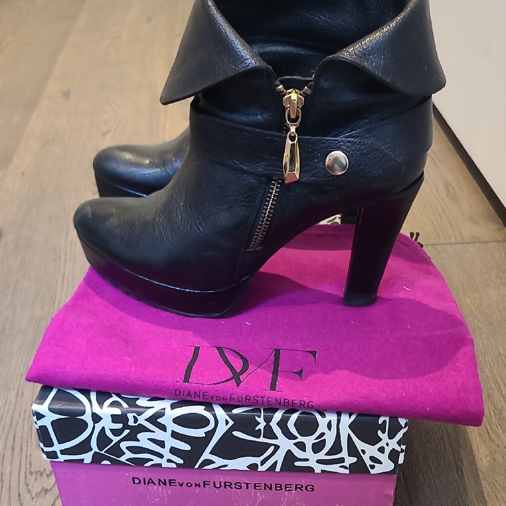 Diane Von Furstenberg Black Heeled Boots with Chunky Heel
